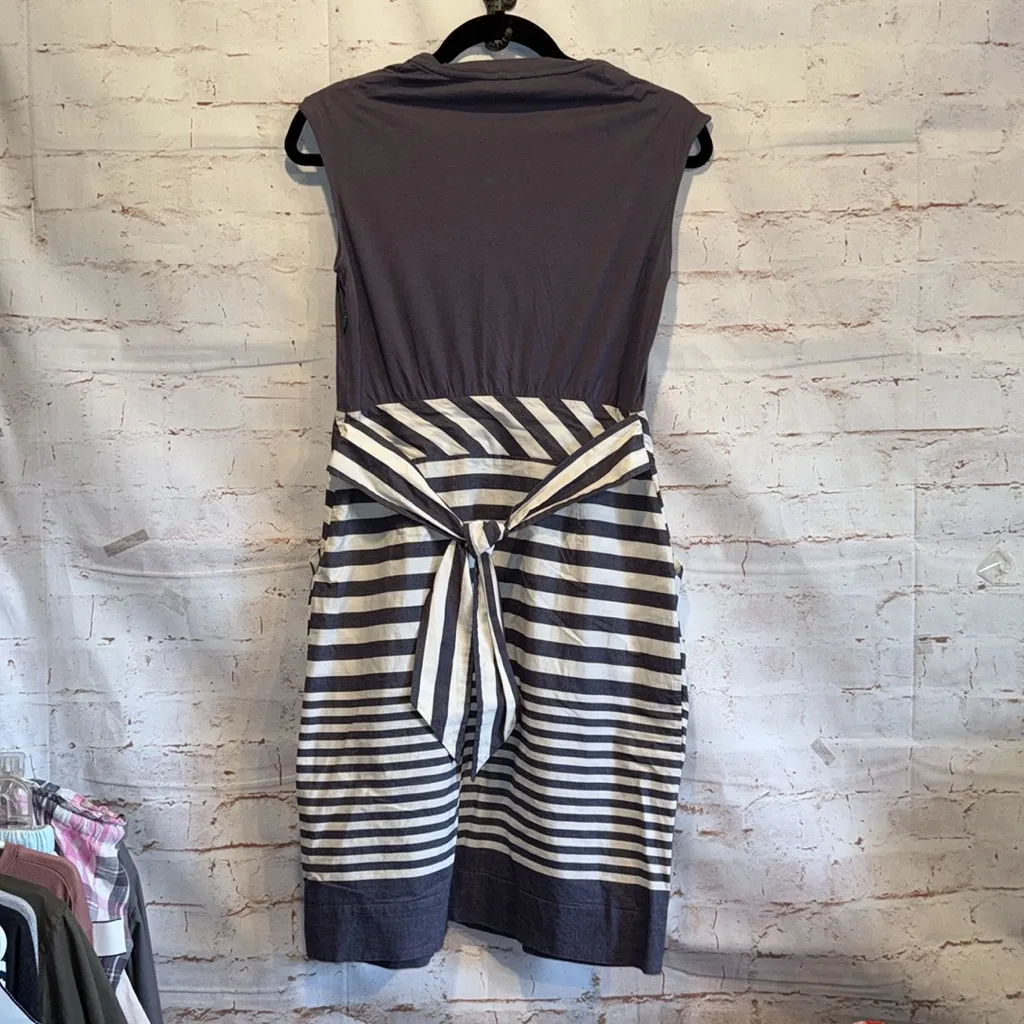 Little yellow button Anthropologie Striped Gray White Sleeveless Dress small - Image 5