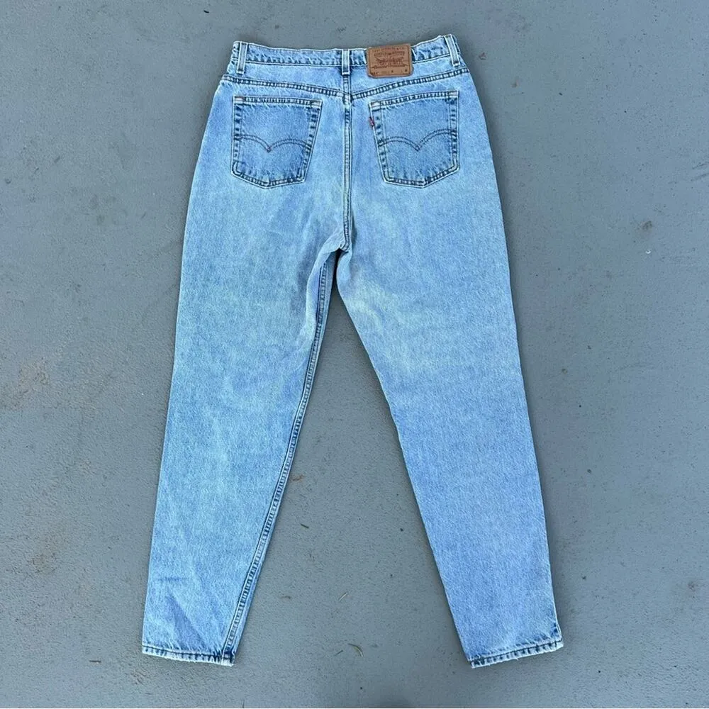 Vintage 90s Levi’s 521 tapered fit tapered leg high rise stone wash mom jeans - Image 4