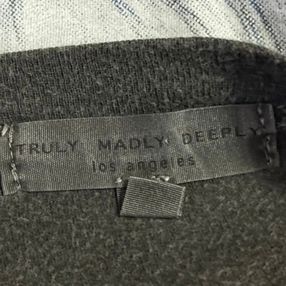 Truly Madly Deeply Fear No Evil Black Skull Print V-Neck Tee T-Shirt Top Size S - Image 5