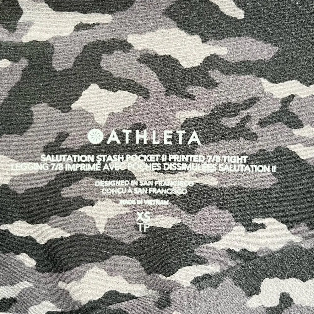 Athleta Salutation Stash Pocket II Camo Printed 7/8 Tight Leggings Black Grey XS - Image 3