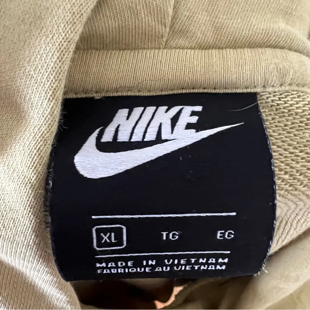 Nike  sweatshirt - Image 4