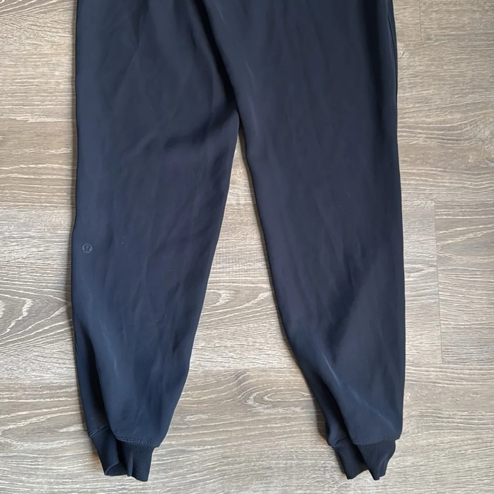 Lululemon On The Fly Jogger
True Navy - Image 13