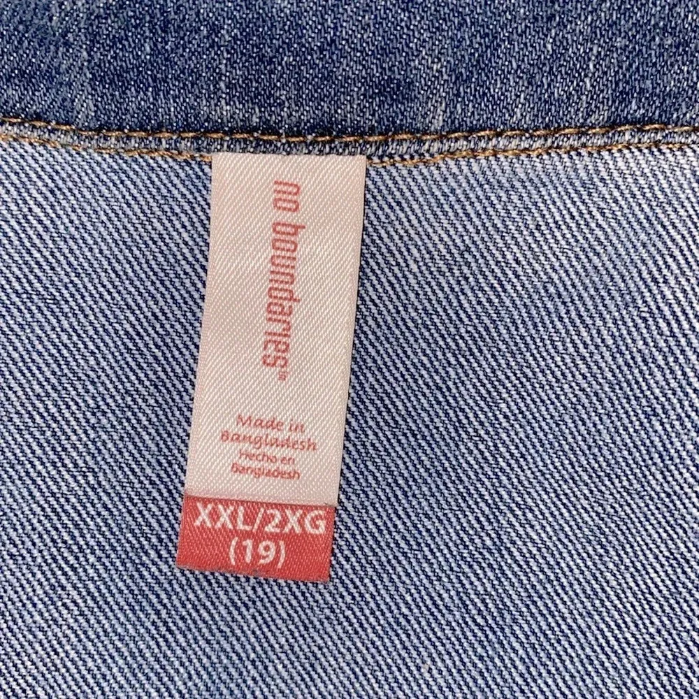 No boundaries jean jacket cropped size XXlarge juniors - Image 4