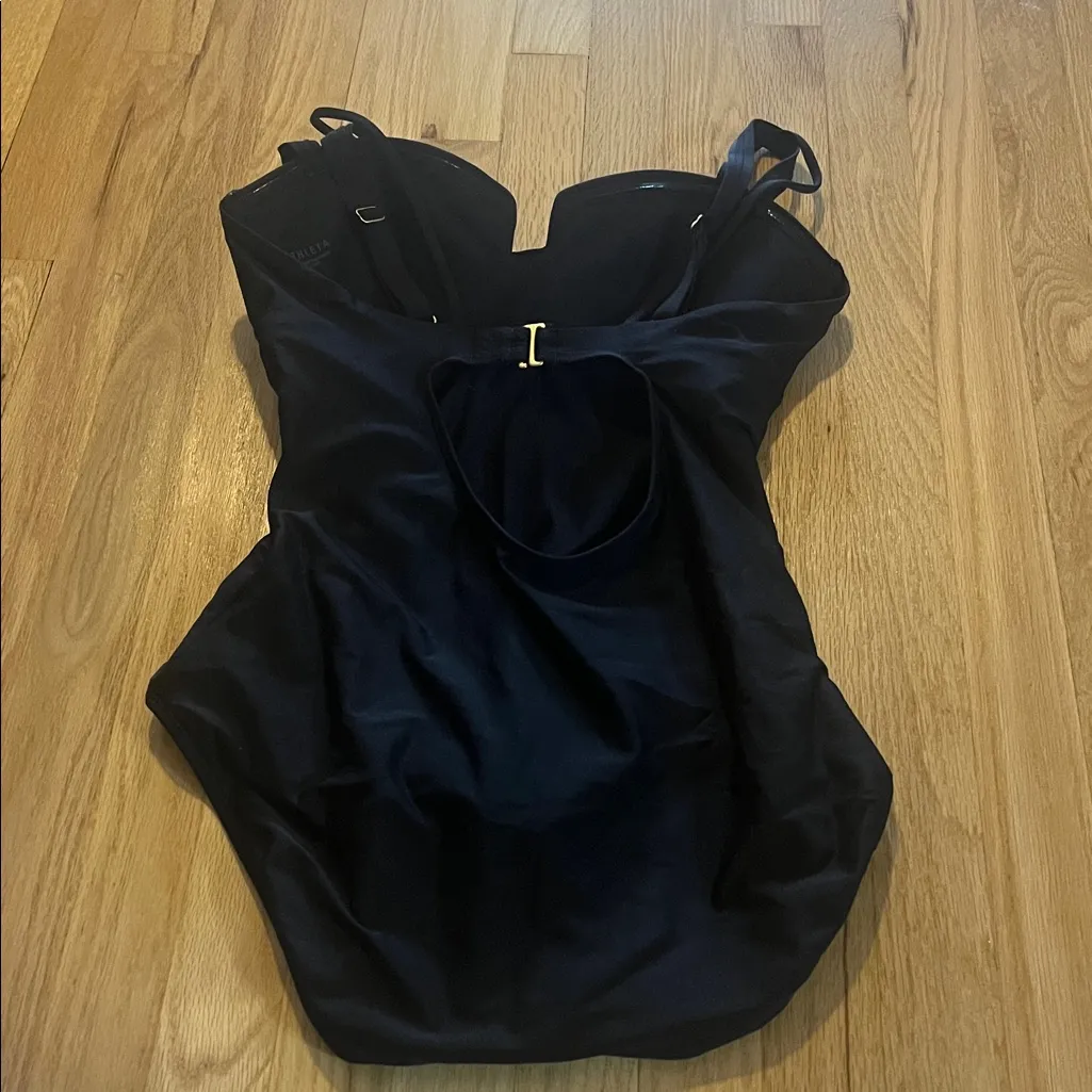 Athleta Black Aqualuxe Molded Square Plunge One Piece Sz M - Image 4