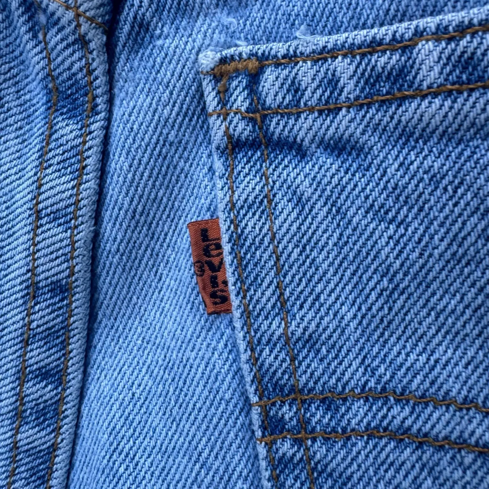 Vintage Levi’s 950 Women’s Blue Jeans 7 MED USA Made Relaxed Fit Tapered Leg - Image 12