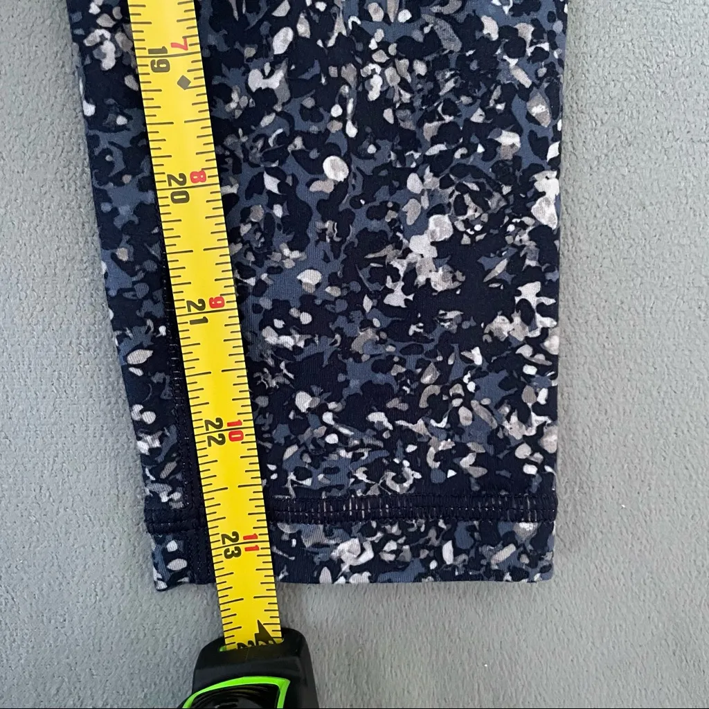 Athleta Blue Sandstone Salutation Leggings EUC Size XS - Image 2