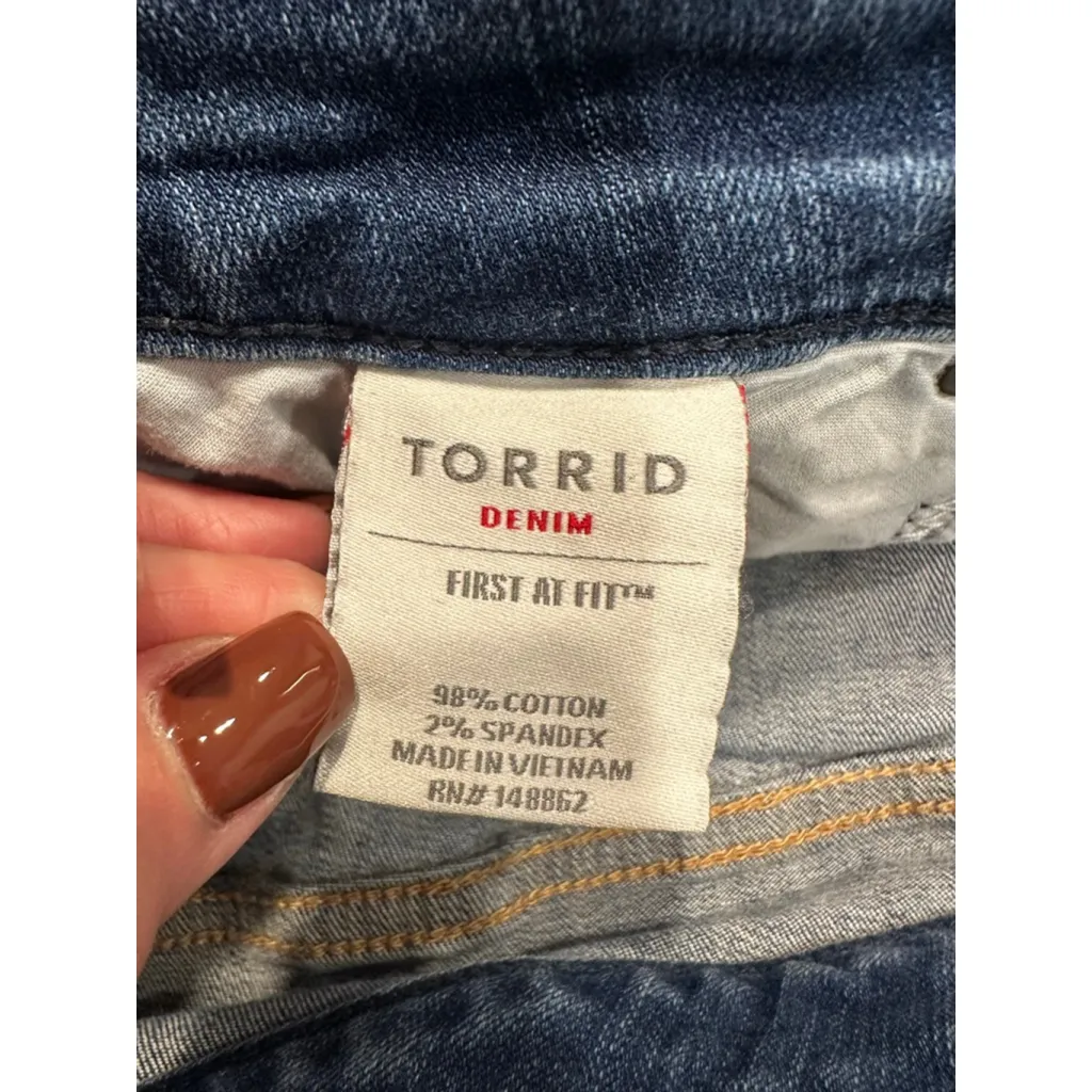 TORRID Blue Distressed Jean Shorts Plus Size 14 - Image 6