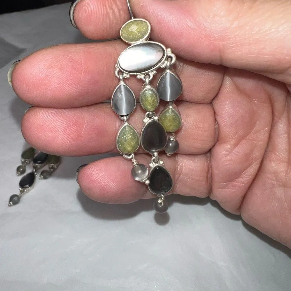 Liz Claiborne Vintage Silver Tone And Stone Bead Bracelet and Earring Set - Image 10