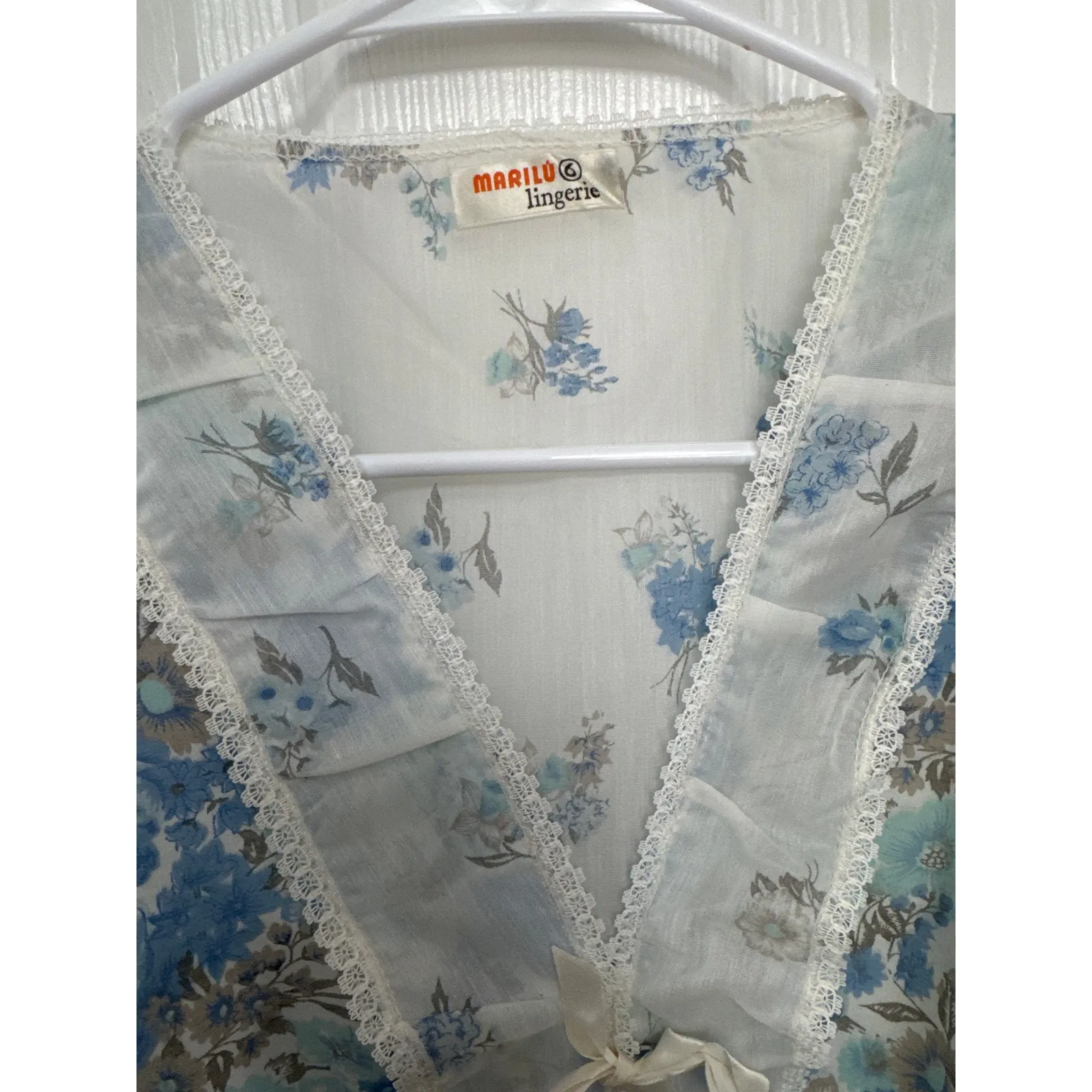 Marilu lingerie white blue floral V neck nightgown slip summer dress small - Image 11