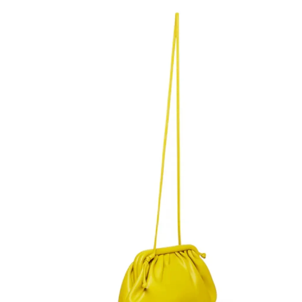 Steve Madden ‘Nikki’ Faux Leather Crossbody Clutch in Citron - Image 4