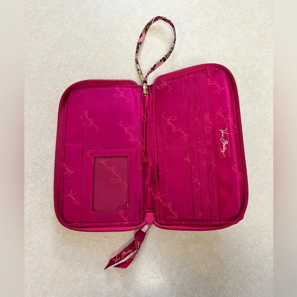 VERA BRADLEY DELUXE TRAVEL WALLET! - Image 2