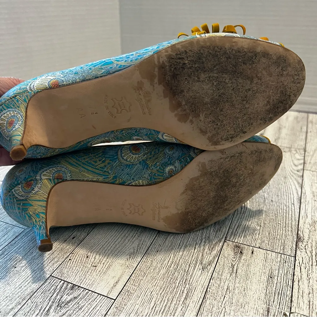 Butter Shoes Peacock Leather Bow Detail Kitten Heel Dress Up Pumps Size 7.5AA Blue - Image 9