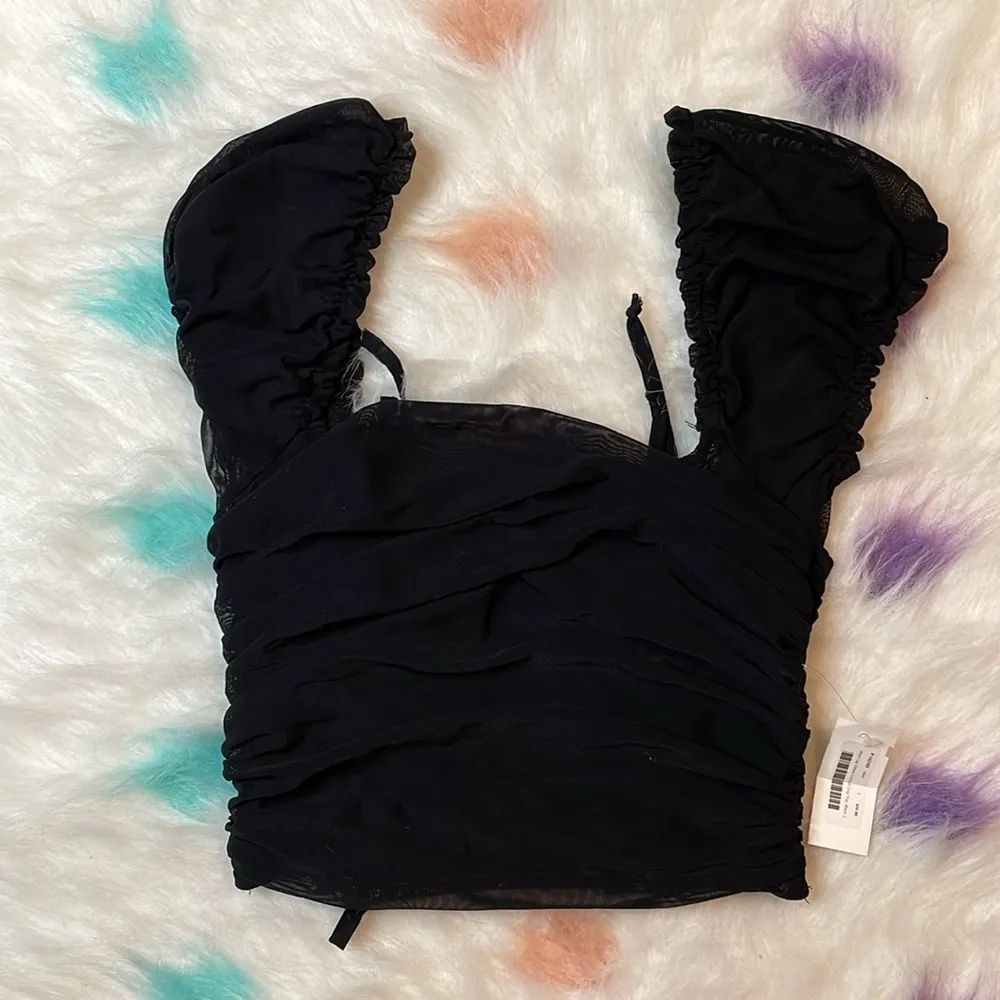 Black Cap Sleeve Cinched Crop Top Woman’s Size Large - Image 5