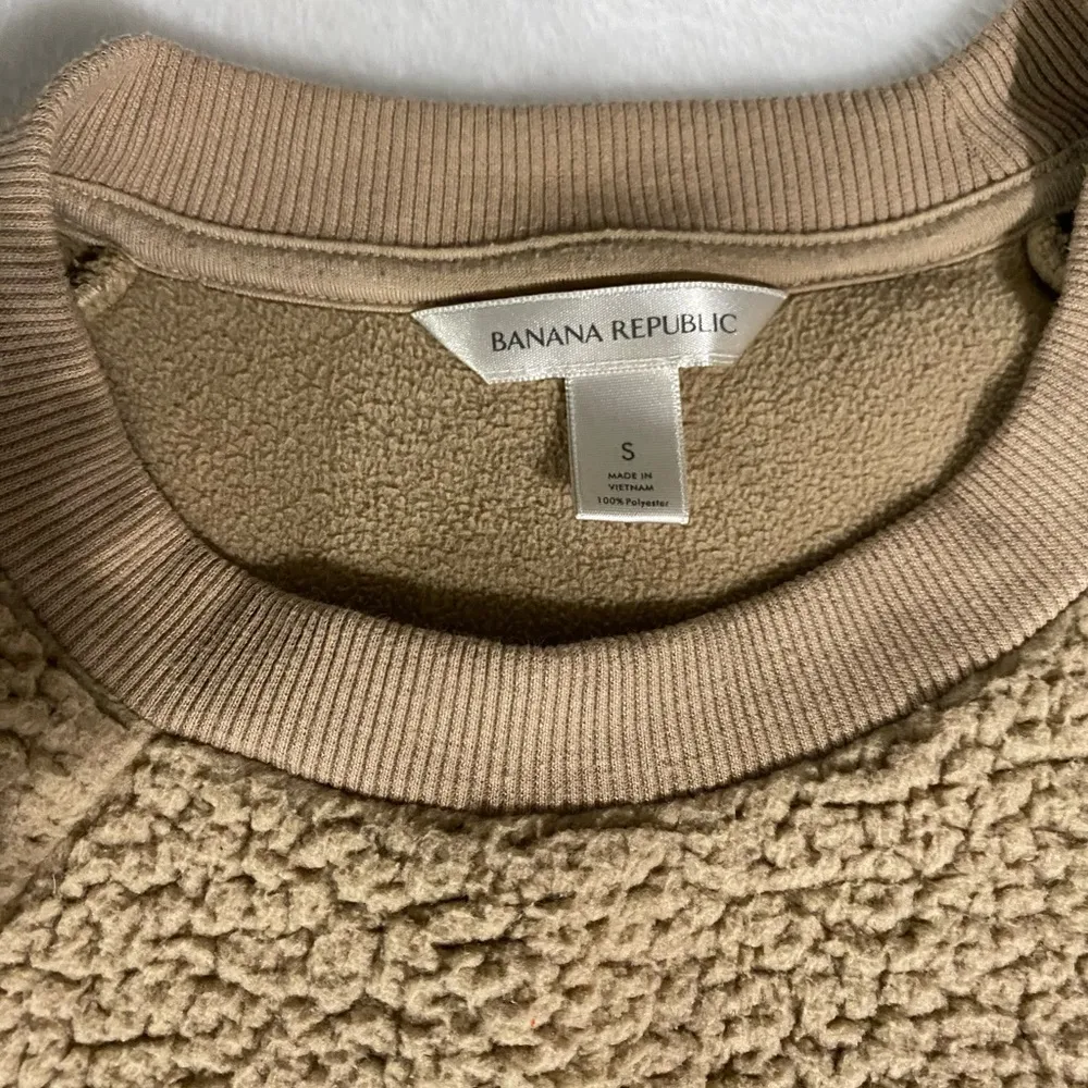 Banana Republic Tan Crew Neck Sweater Plush Texture - Image 6