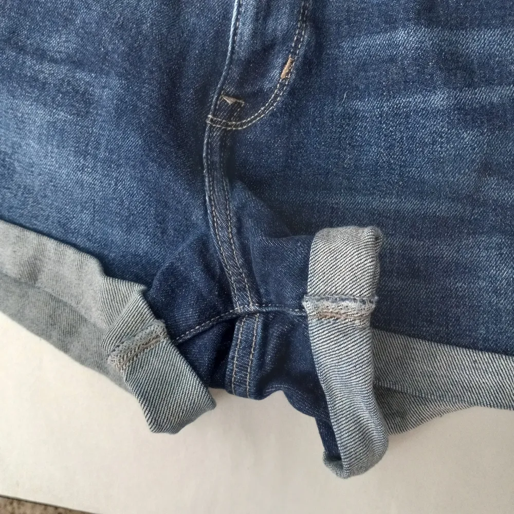 Arizona Hi-Rise 11 Jr. 30 Cuffed Distressed Dark Wash Denim Jeans Shorts - Image 3