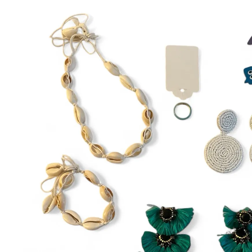 Fashion jewelry lot with poshmark keychain charms - Image 6