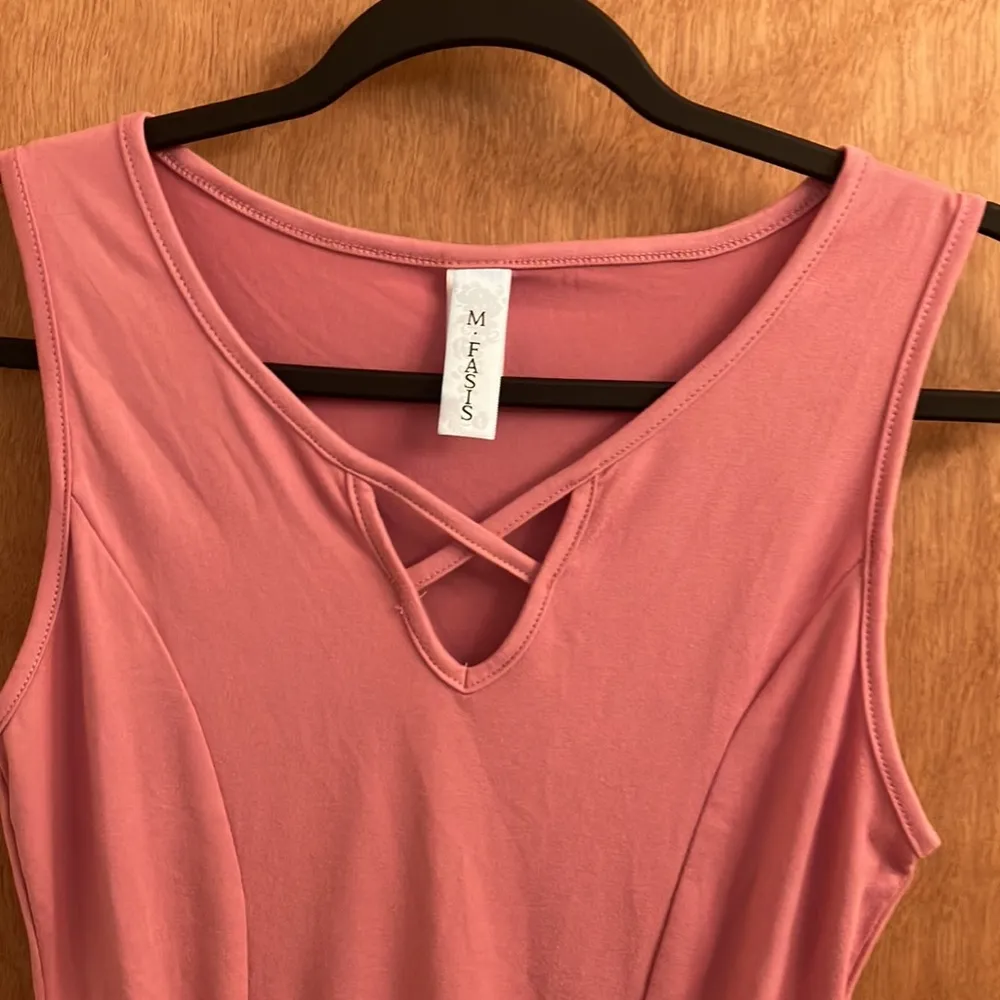 M. Fasis pink sleeveless top with Rugging in the front woman’s size small - Image 2