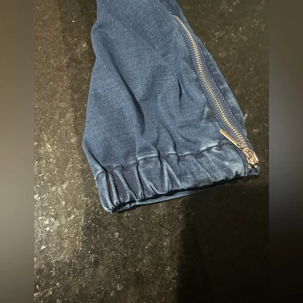 White House black market the crop denim ankle zip jigger size 4 EUC athleisure - Image 9