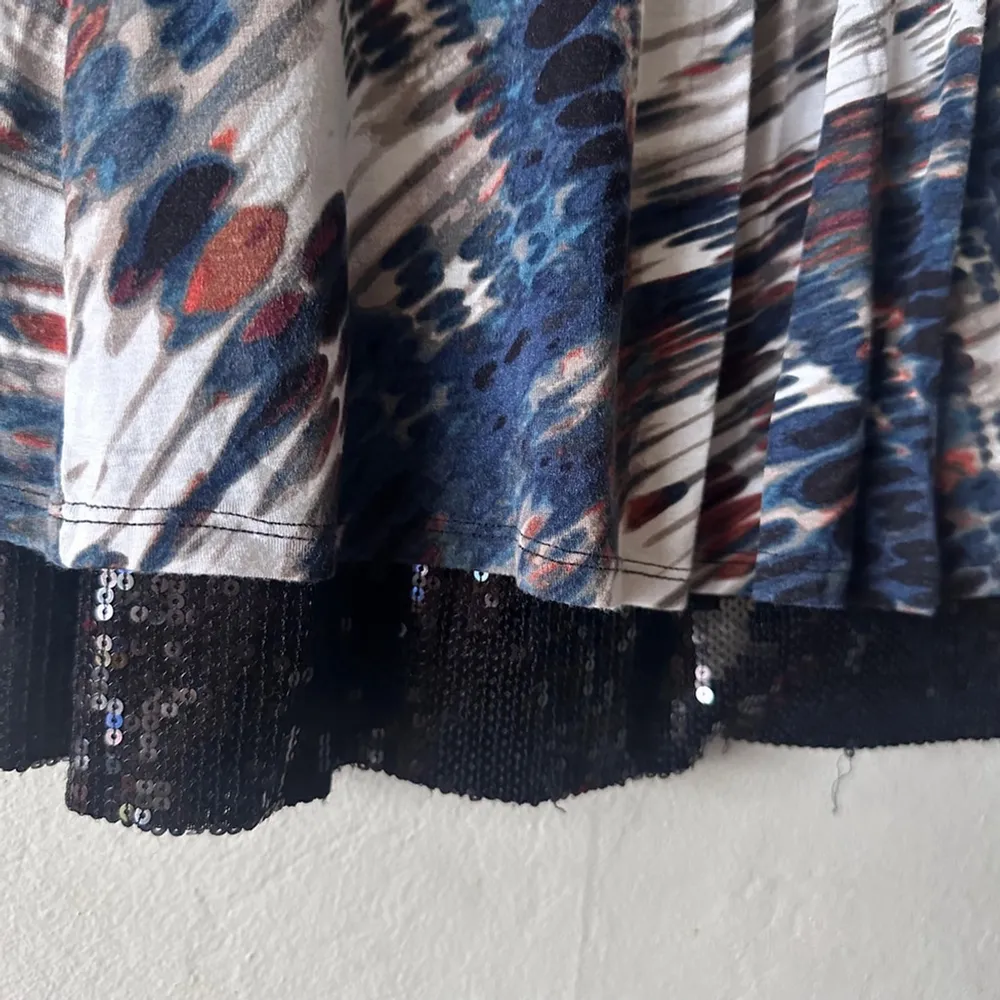 Calvin Klein Abstract Print Tank Top with Sequin Hem Size M - Image 4