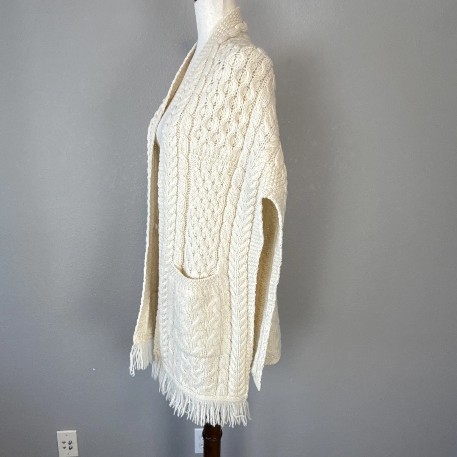 Aran Craft Irish Cable Knit Pocket Shawl Poncho Sweater OS Ivory Merino Wool Size undefined - Image 3