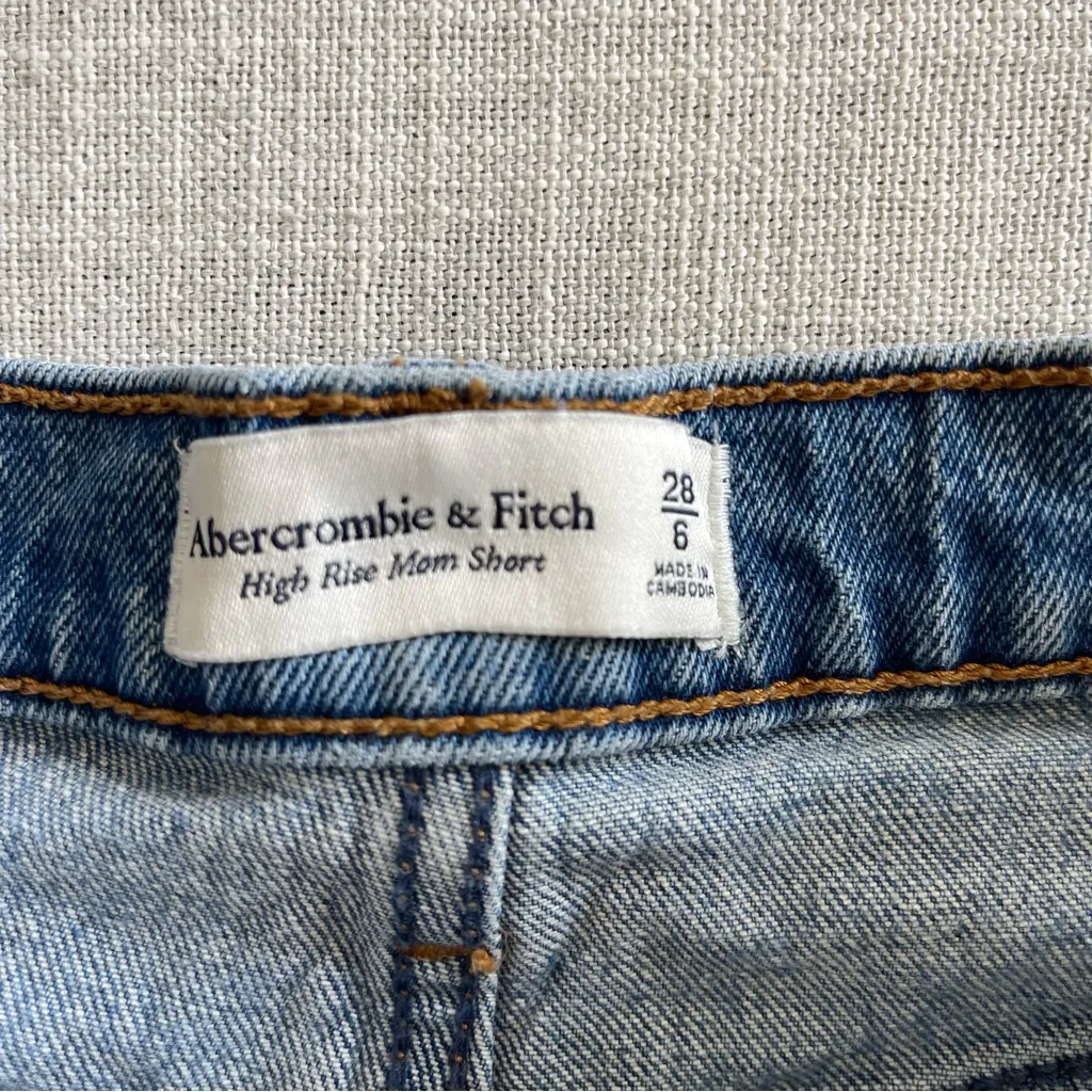 Abercrombie & Fitch High Rise Mom Shorts Size 28 Distressed Denim Shorts - Image 6