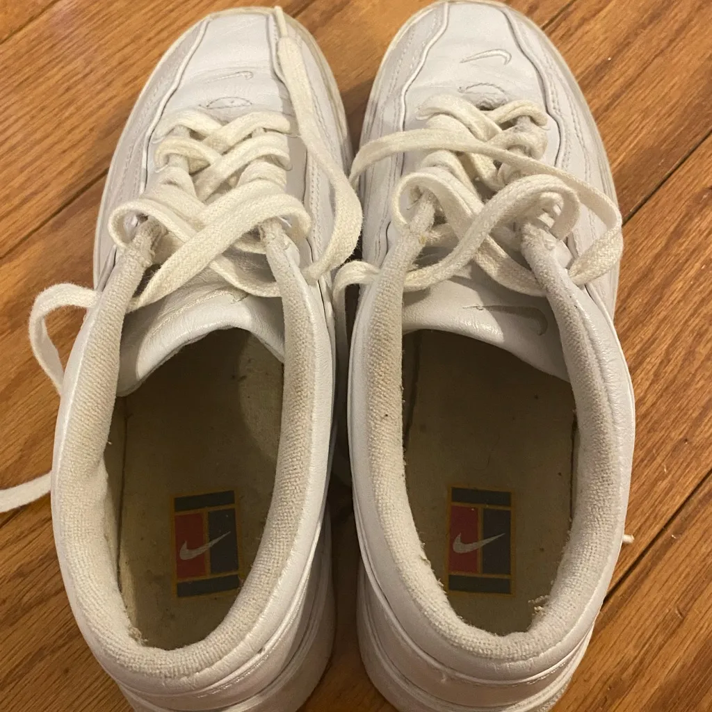 Womens VTG 2003 Nike Challenge Court White Leather Tennis‎ Shoes 143010-111 7.5 - Image 3