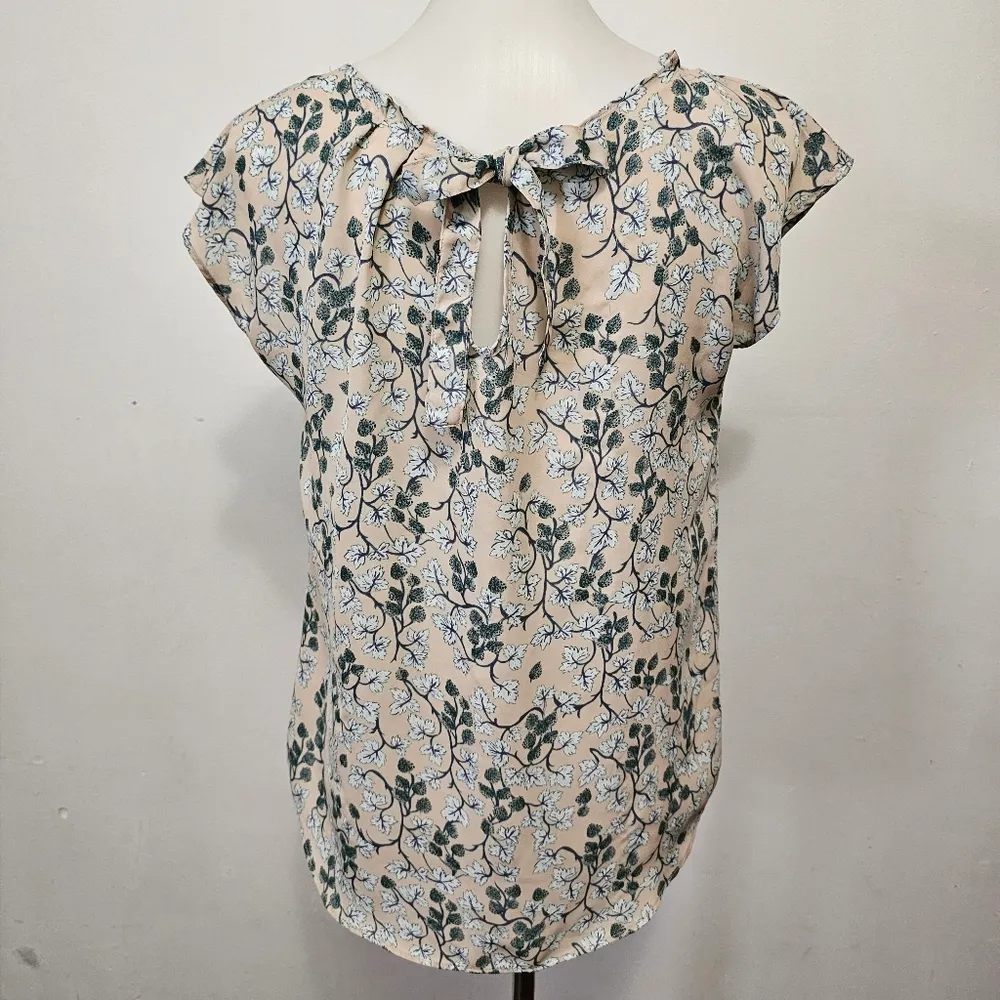 LC Lauren Conrad Blush Floral Pleated Tie Back Blouse Size Medium - Image 5