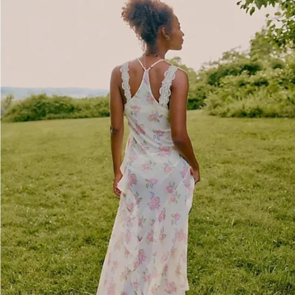 Cream Sleeveless V-Neck Maxi Sundress - Image 4