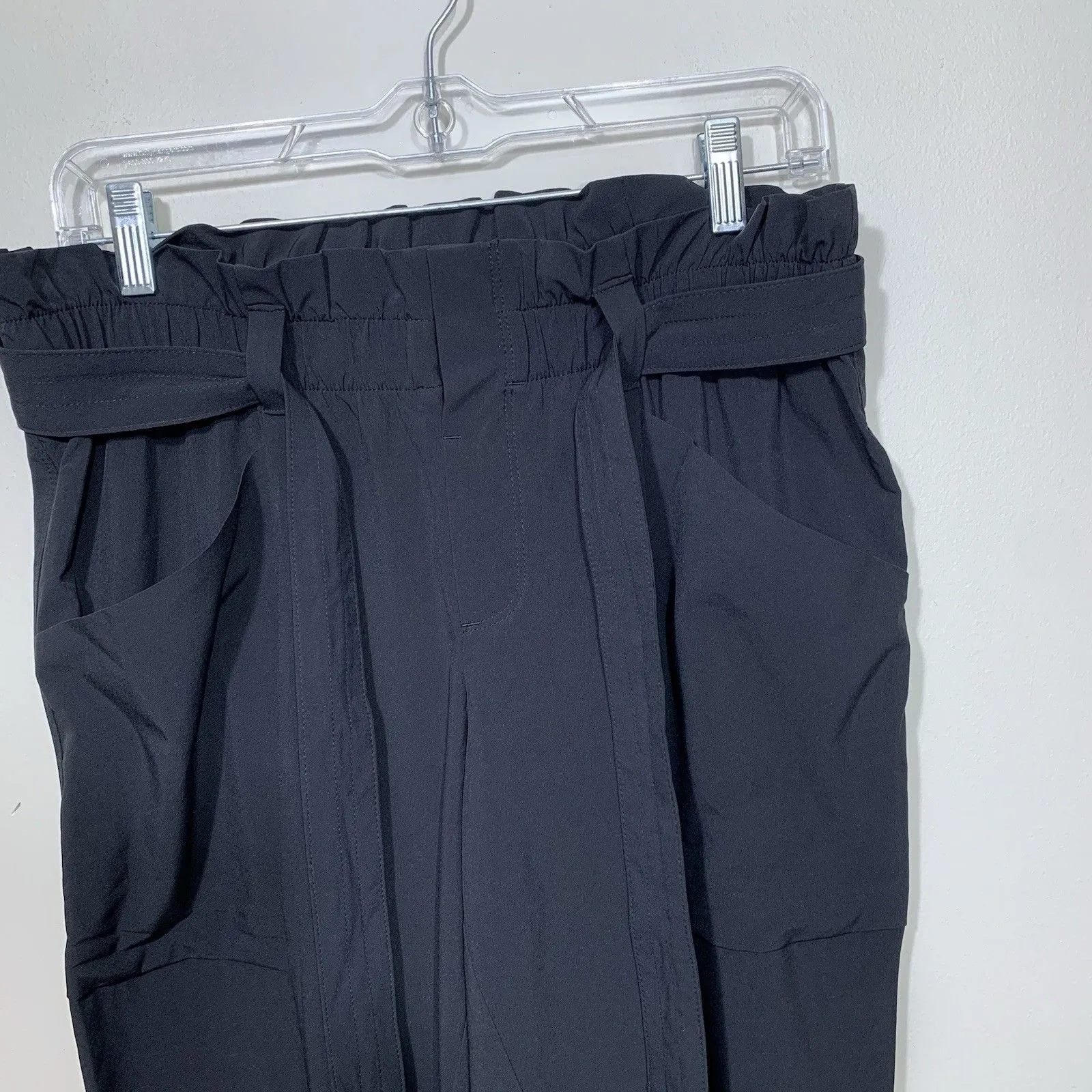 Athleta Women’s Paperbag Waist Pants Size 8 Black Tie Belt Tapered Fit Inseam 28 - Image 3