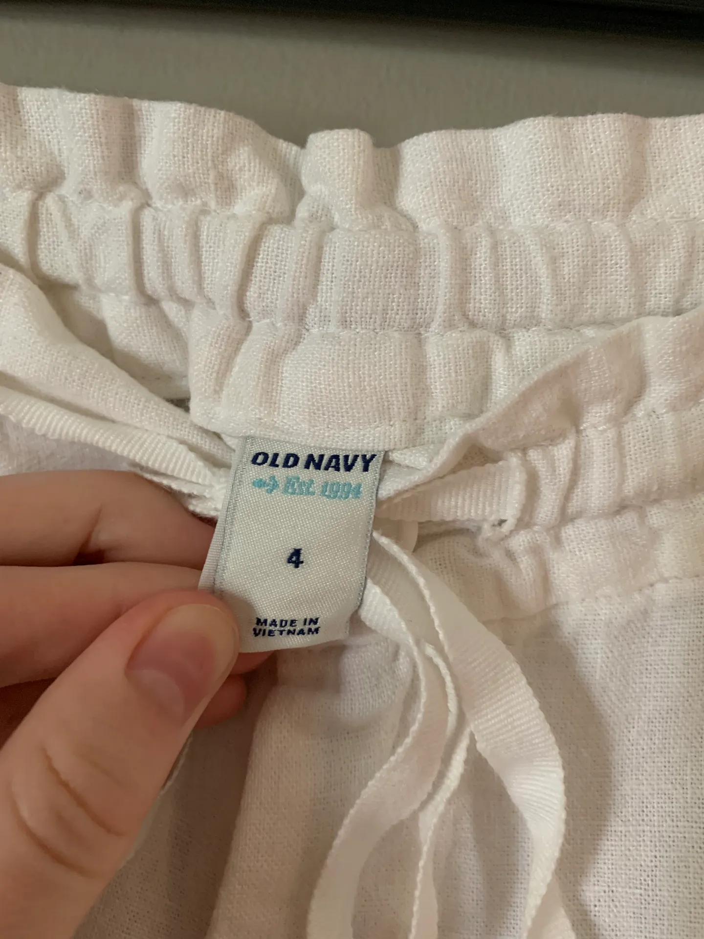 Old Navy Black & White Linen Shorts - Image 7