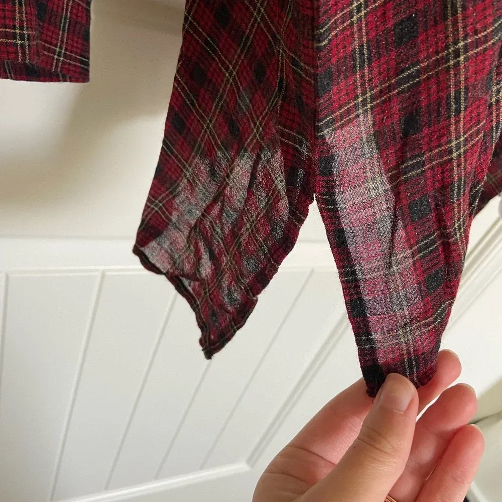 EUC | ZARA women’s red plaid‎ long sleeve blouse — medium - Image 4
