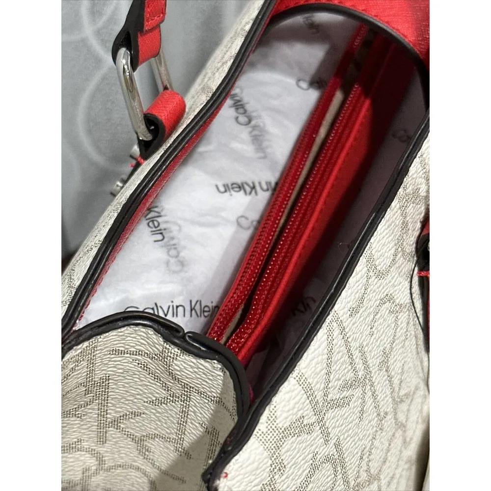 Calvin Klein  Monogram Signature Cream w/Red Satchel Hand-Bag Khaki Logo H7DDJ6YQ - Image 25
