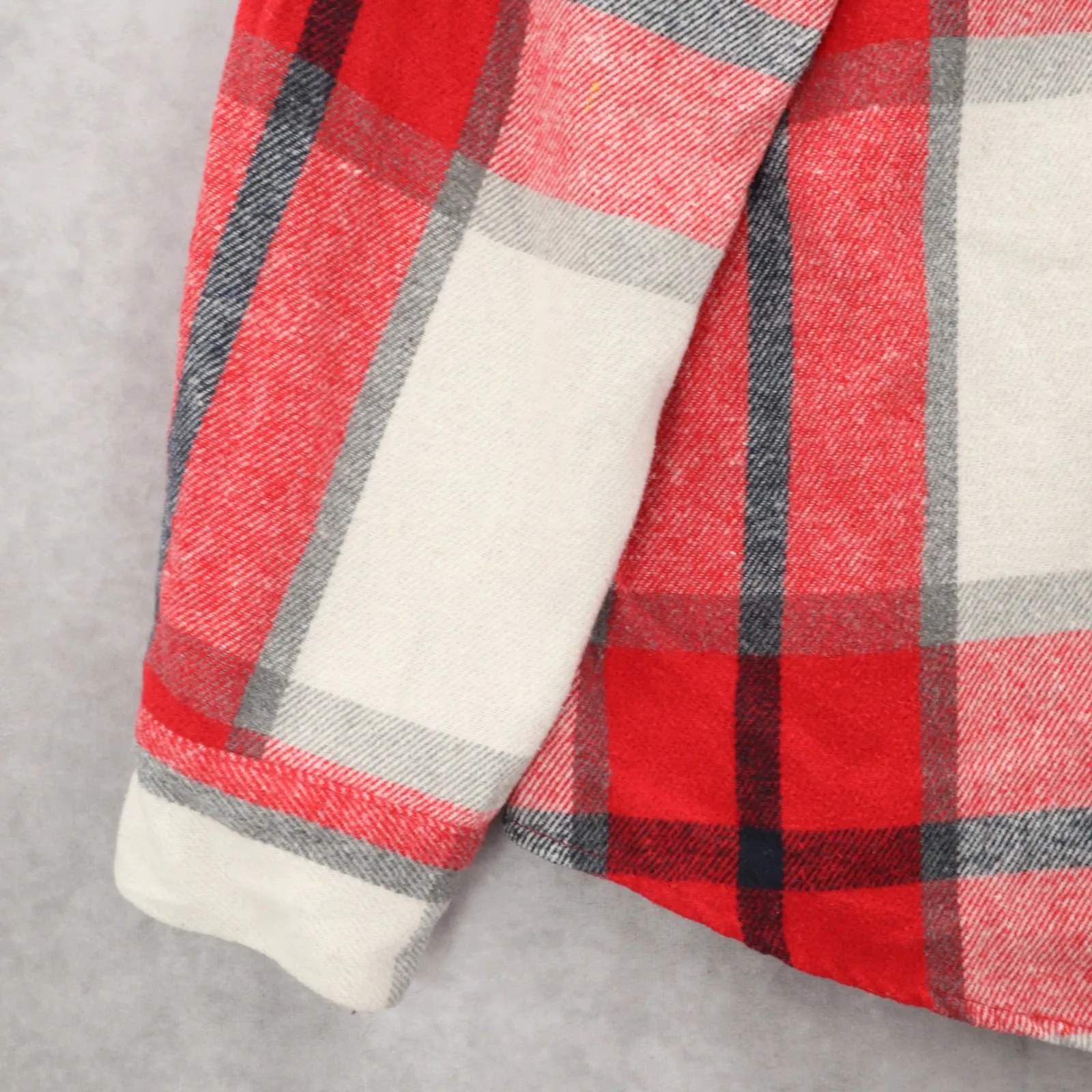 Trendy Queen Red Long Sleeve Plaid Flannel Button Down Pocket Shacket Large - Image 5