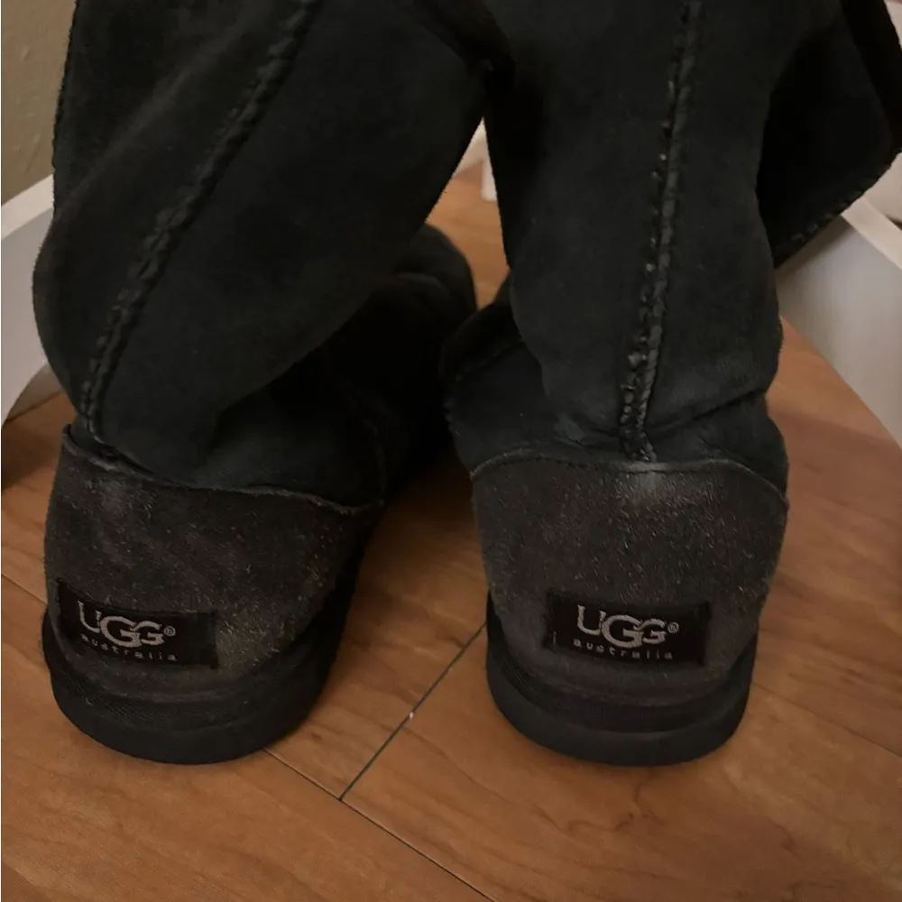 Black Short Classic  Boots Size 6W - Image 2