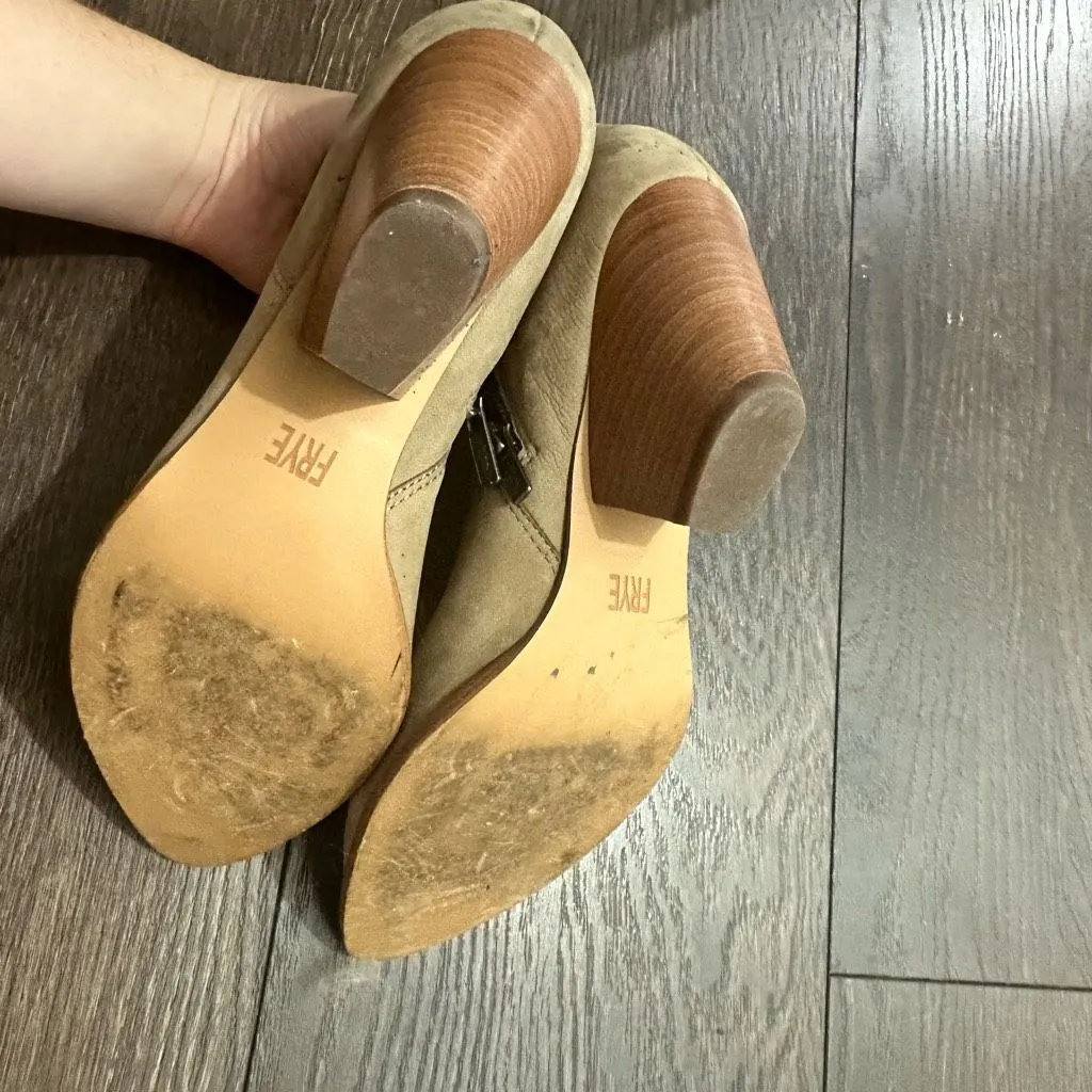 Frye Women’s 8M Leather Regina Ankle Booties - Image 6