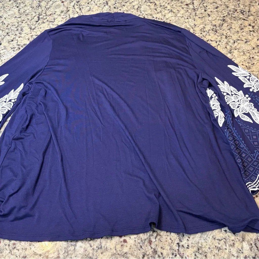 Ecla Women's Boho Blue Open Cardigan with White Accented Bell Sleeves Size XL - Image 6