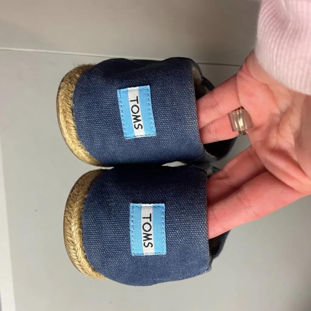 Toms Women's Size 12 Alpargata Slip On Shoes Navy Blue Chambray Canvas Casual - Image 2