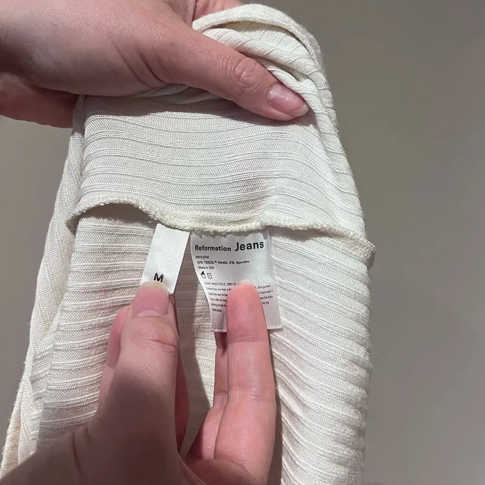 Reformation White Ribbed Long Sleeve Top - Image 4