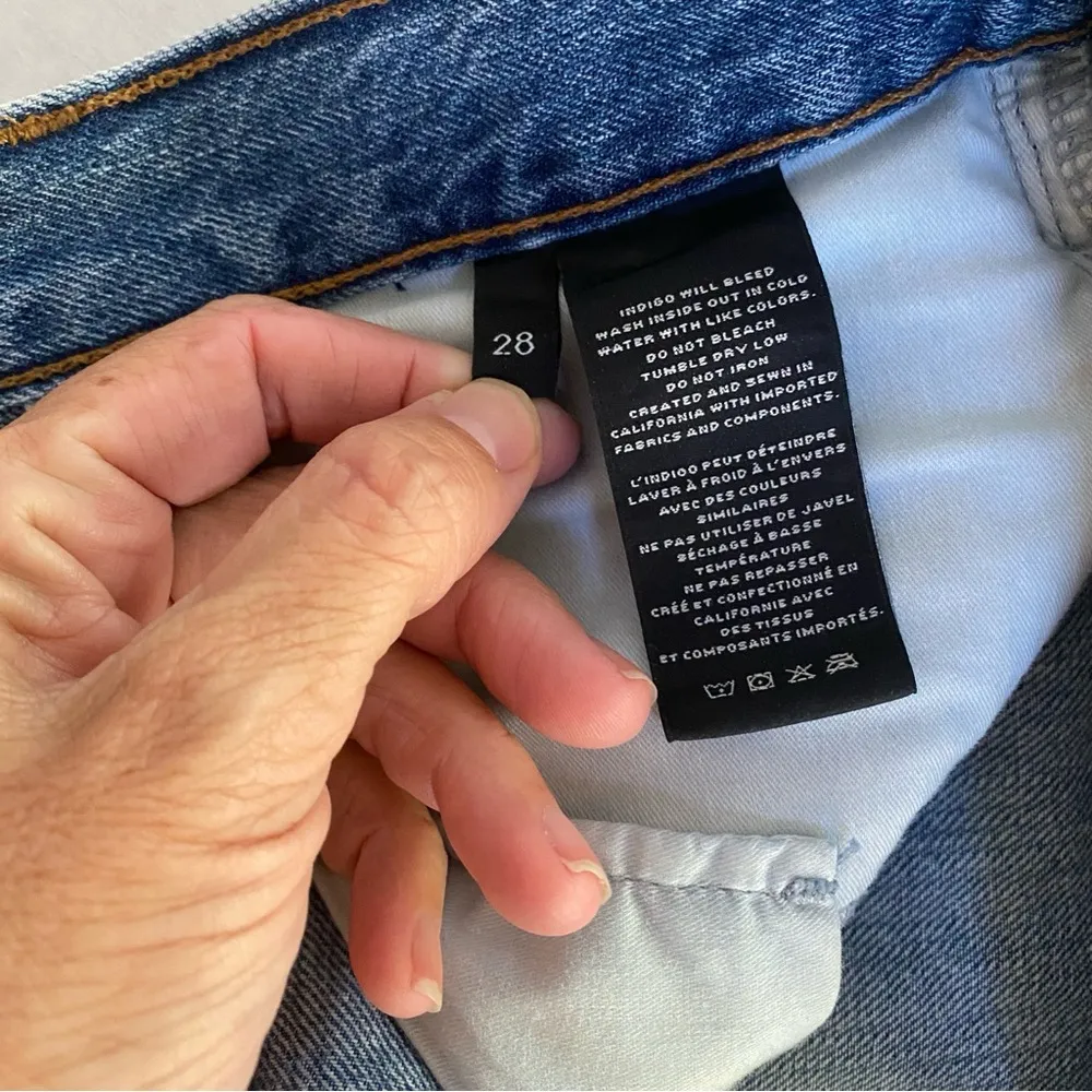 J Brand Denim Jean Bonny Mini Skirt in Hydra wash
Size 28 - Image 7