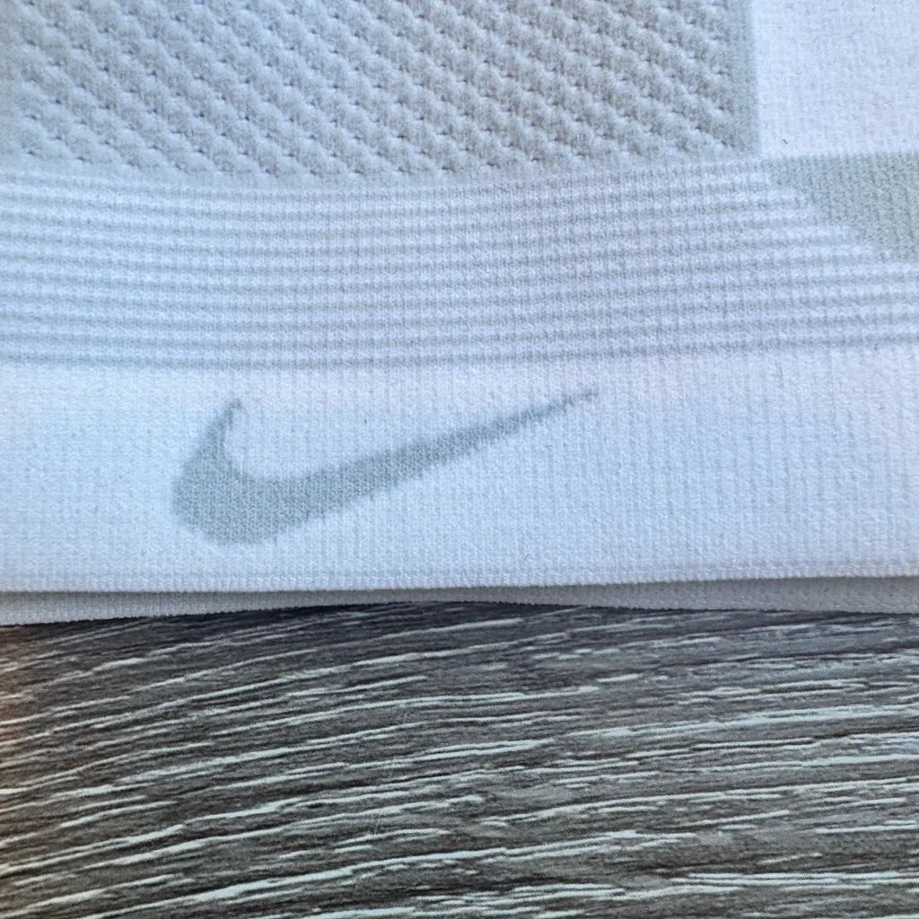 Nike Seamless Sports Bra Medium Support Strappy Back Activewear - Image 3