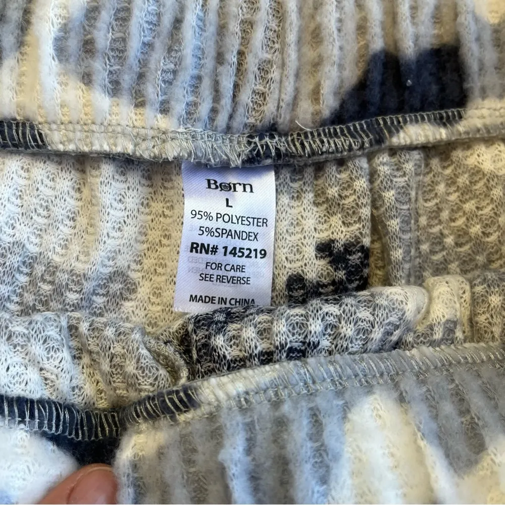 Born 2 Piece Women’s Camo Pajama Set Brand NEW W TAGS Large Blue Fleece Cozy - Image 9