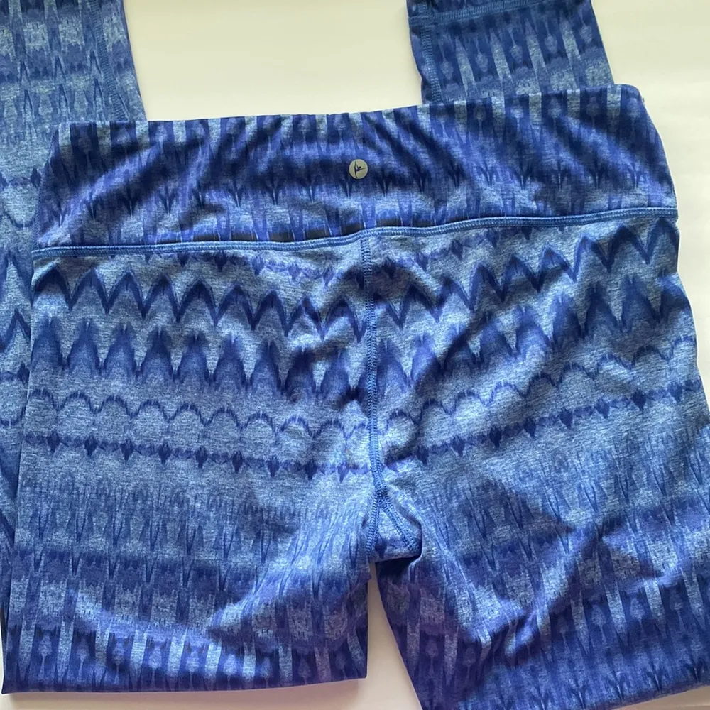 90 Degree by Reflex blue dye print ankle athletic leggings, size XL - Image 8