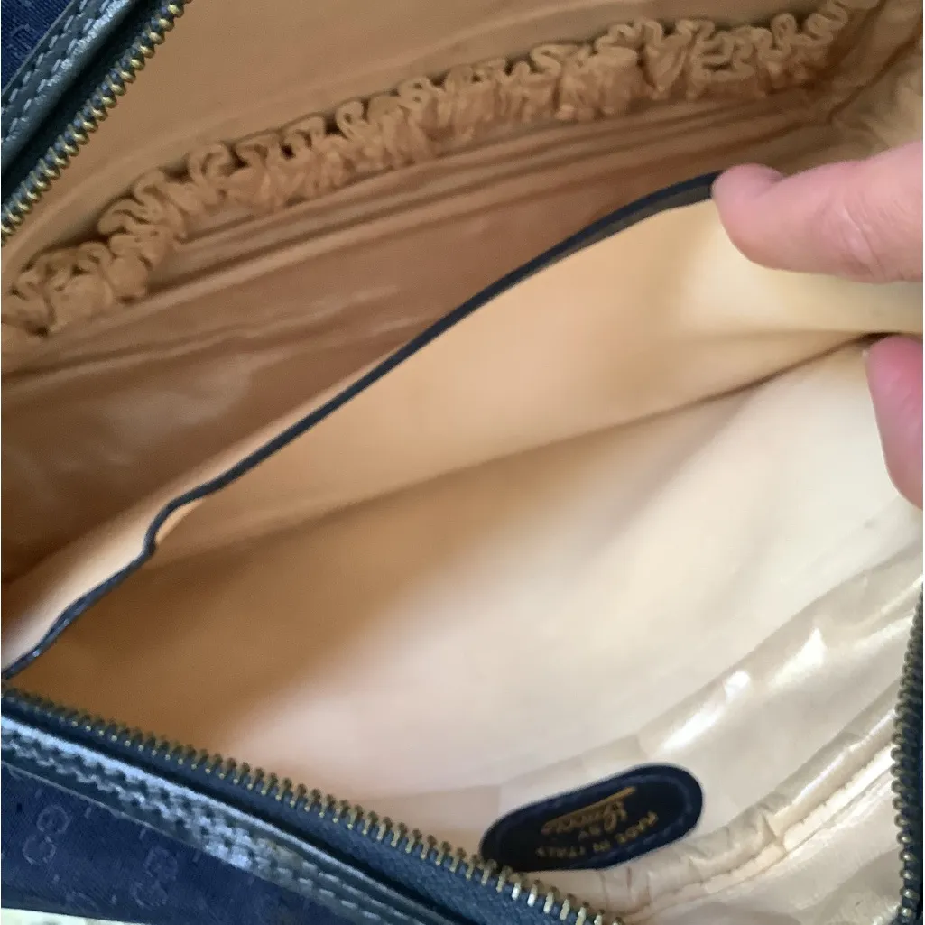 GUCCI vanity/cosmetic bag💙FREE SHIP❣️ - Image 10