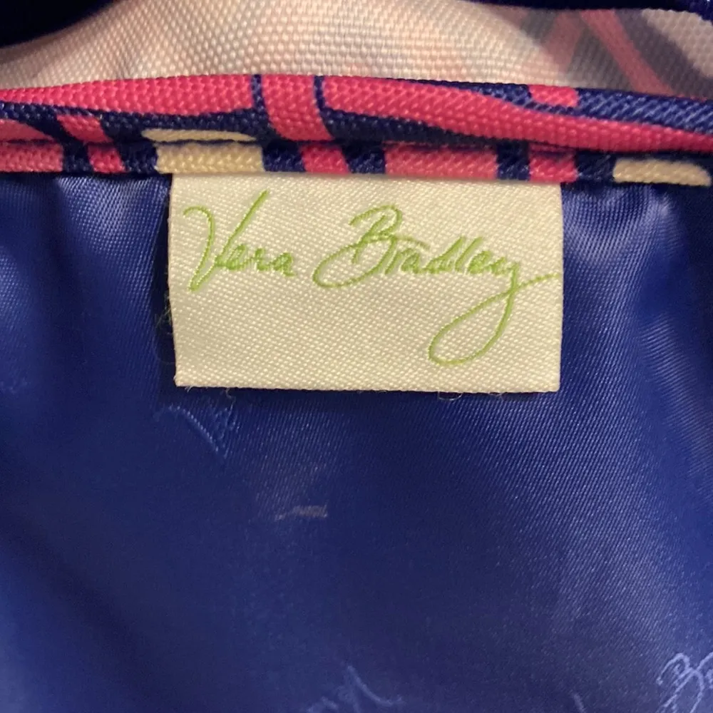 Vera Bradley Backpack very good condition backpack no rips or smell - Image 15