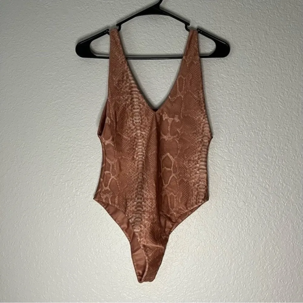 Koral Womens size S Pink Sand Ambition Reptile Bodysuit Cheeky Swim Deep V Neck - Image 33