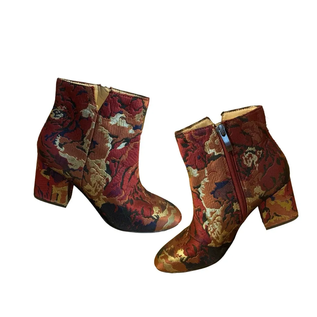 FRANCO SARTO "OLYMPIA" MAROON W/METALLICS BROCADE BLOCK HEEL ANKLE BOOTS (8) - Image 6