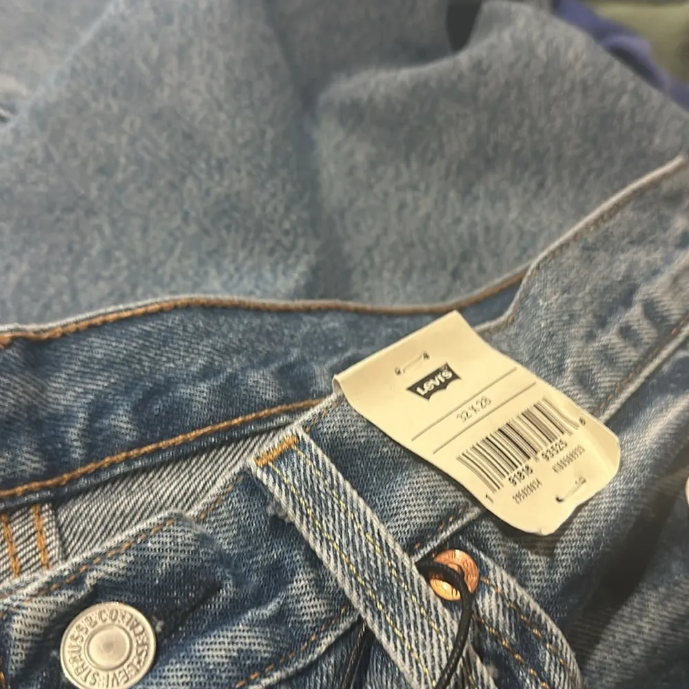 NWT  Women Levi's  501® Skinny Jeans  Medium Wash  32X28 - Image 4