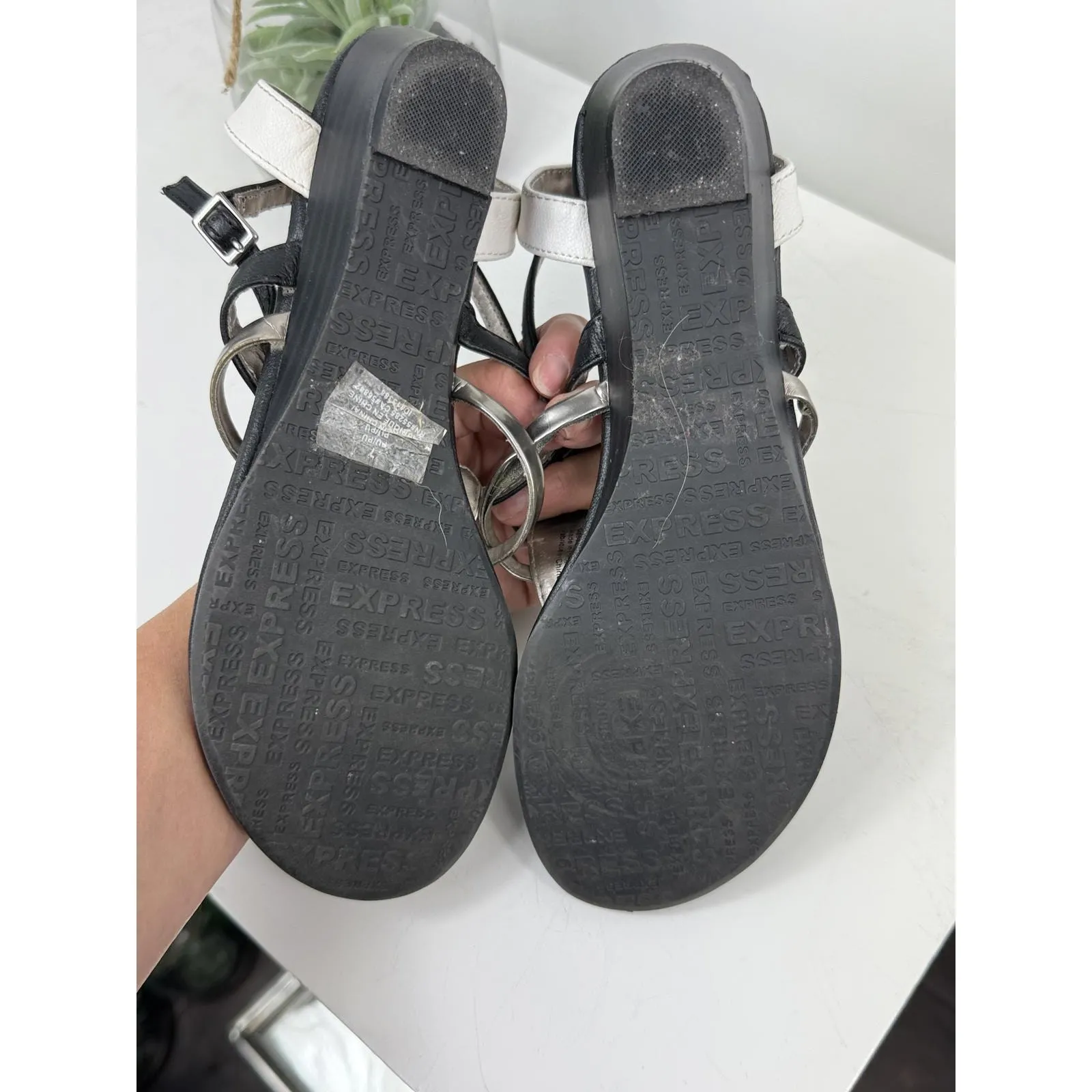 EXPRESS Cute  Sandals Size 7 - Image 5