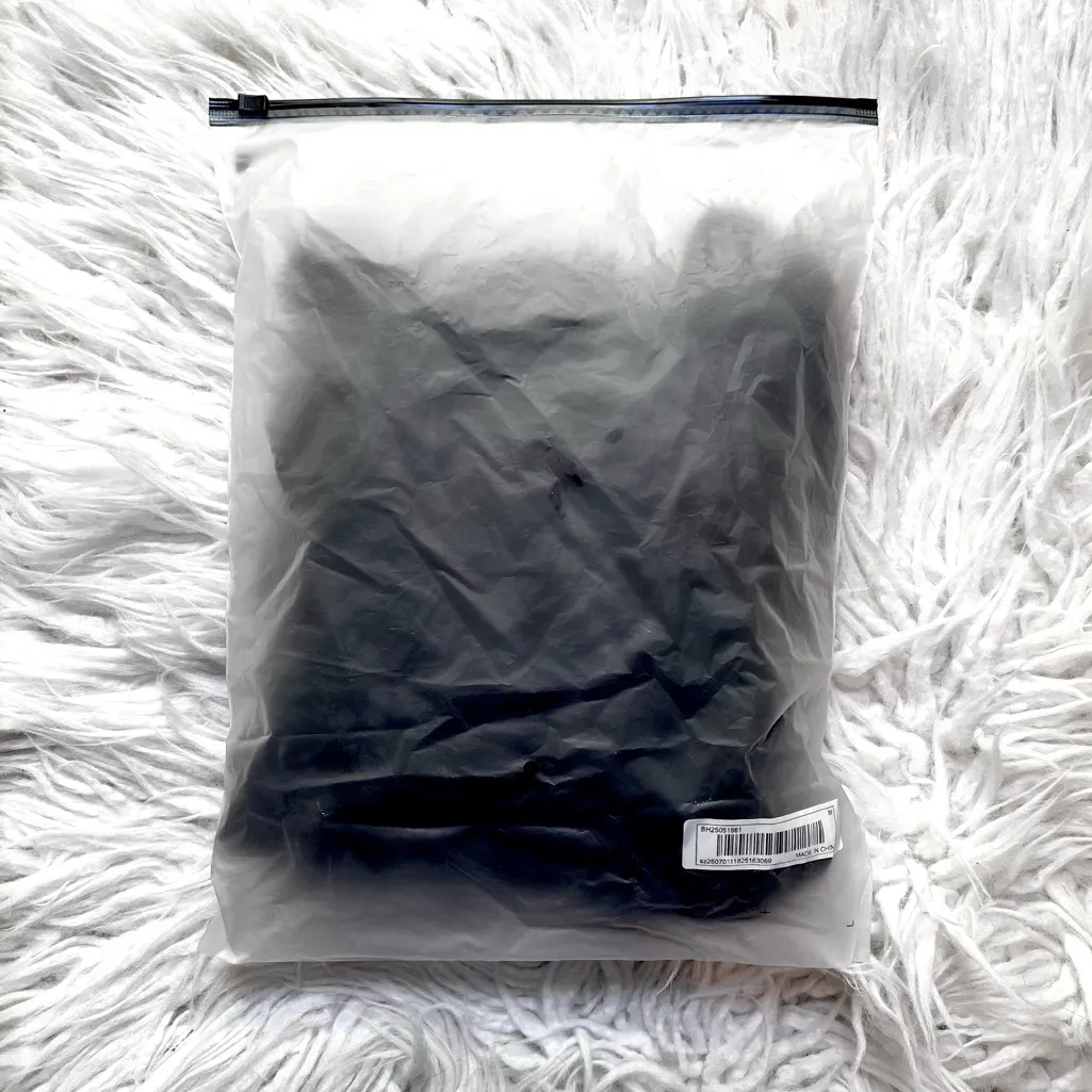 SHEIN BAE Women's Black Long Sleeve Deep V-Neck Flocked/ Lace Top/ Brand New - Image 11