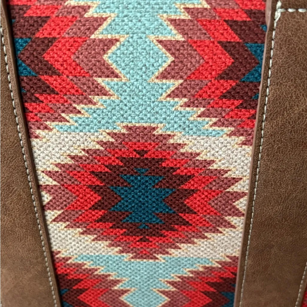 Wrangler Women's Aztec Pattern Tote Bag NWOT - Image 5